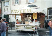 Pizza1.jpg (26229 Byte)